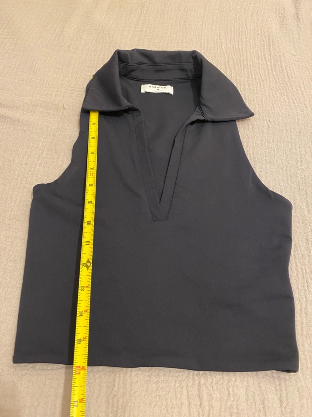 Babaton Black Sleeveless Collared V-Neck Polo Tank. Size XA - Picture 5 of 7